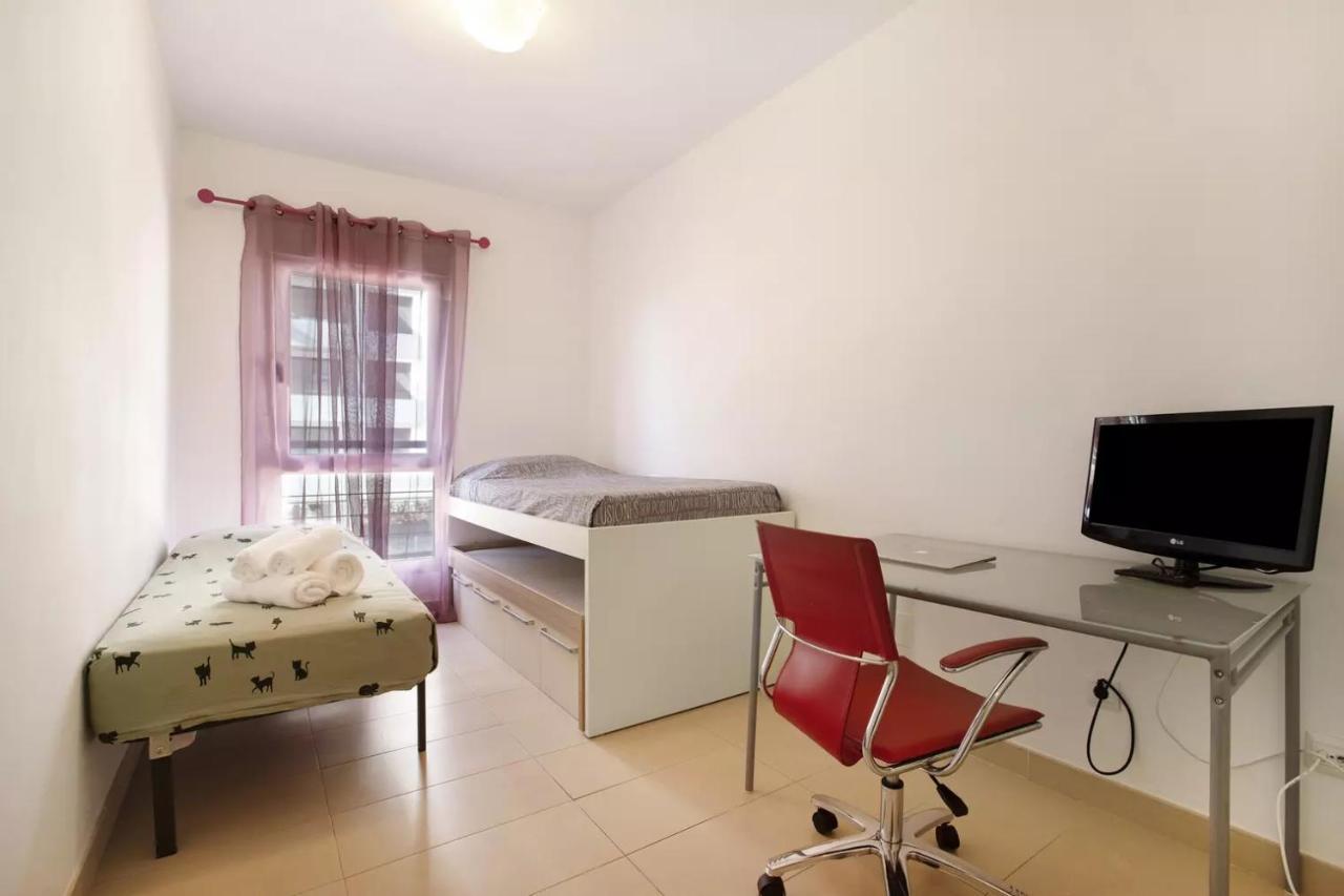 Malaga Campus Apartment Parking Included Dış mekan fotoğraf