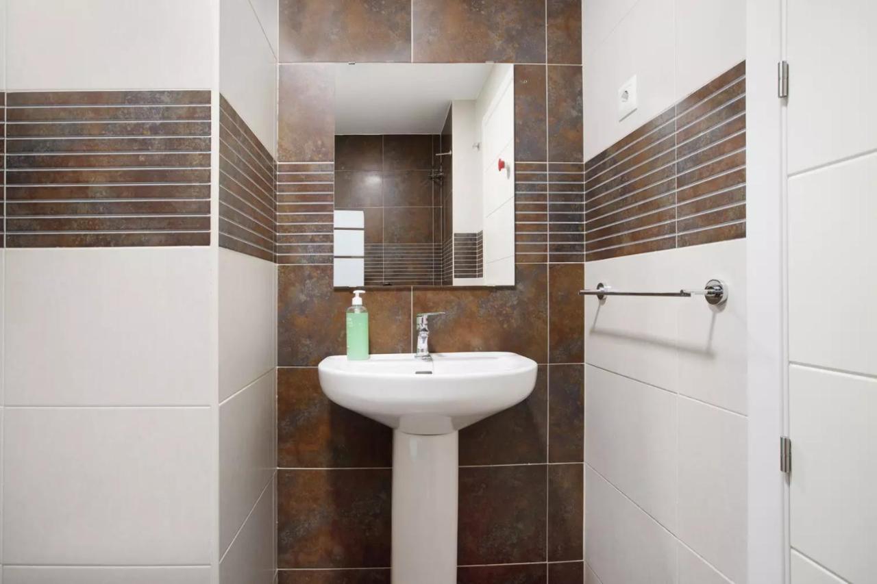 Malaga Campus Apartment Parking Included Dış mekan fotoğraf
